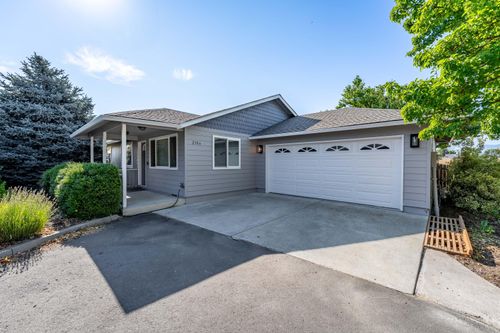 2386 Corona Ave, Medford, OR, 97504-4729 | Card Image