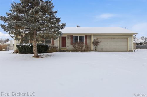 8152 Fox Hollow Rd, Goodrich, MI, 48438-9236 | Card Image