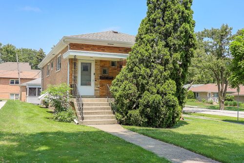 300 Burlington Ave, Downers Grove, IL, 60515-4078 | Card Image