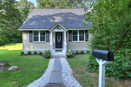 102 Hillside Rd, Southbury, CT, 06488-2025 | Card Image