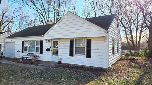 7625 Rainbow Dr, Prairie Village, KS, 66208-3654 | Card Image