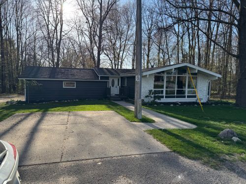 7635 8th St, Stanwood, MI, 49346-9664 | Card Image
