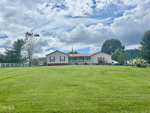 300 Rabbit Run Ln, Dryden, VA, 24243-8242 | Card Image