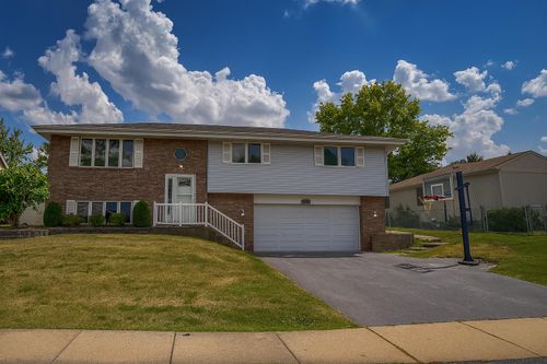 519 James Wittchen Dr, Schererville, IN, 46375-2285 | Card Image