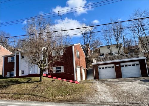 1721 Main St, BLAKELY, PA, 18447-1363 | Card Image