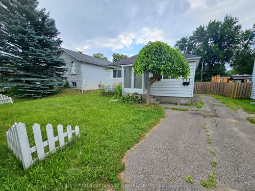 261 Parkway Ave, Keswick, ON, L4P2W1 | Card Image