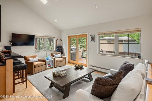 2-322 Park Ave, Aspen, CO, 81611-2464 | Card Image