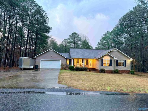 145 Oakhill Dr, Centre, AL, 35960-2184 | Card Image