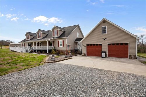 5052 Reid Rd, Winston-Salem, NC, 27107-6482 | Card Image
