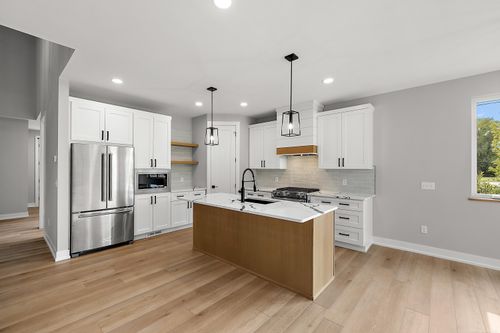 5874 Heights Dr, Sterling Heights, MI, 48314-1710 | Card Image