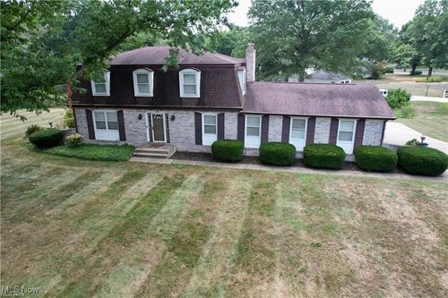 7455 Brushmore Ave Nw, North Canton, OH, 44720-6073 | Card Image