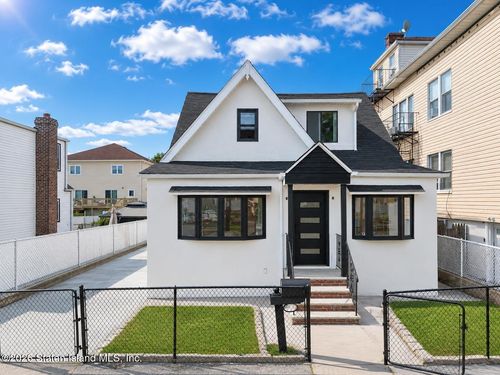 40 Mclaughlin Street, Staten Island, NY, 10305 | Card Image