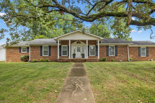 303 W 2nd Ave, Hohenwald, TN, 38462-1755 | Card Image