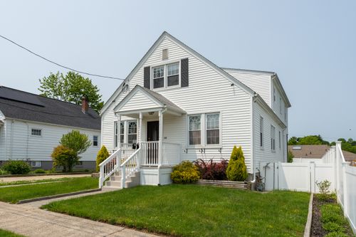 1-66 Massachusetts Ave, East Haven, CT, 06512-2620 | Card Image
