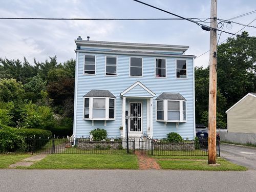 30 California Ave, Bellingham, MA, 02019-2705 | Card Image