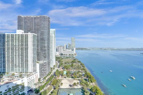 apt-3646-1717 N Bayshore Dr, Miami, FL, 33132-1170 | Card Image
