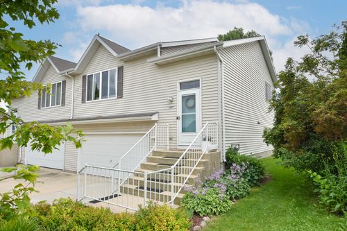 1467 W 2nd Ave, Port Washington, WI, 53074-2493 | Card Image