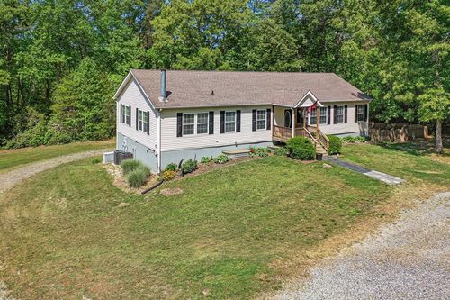 390 Captains Point Ln, Heathsville, VA, 22473-3526 | Card Image