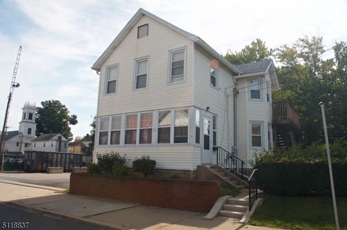 109 Center St, Hackettstown, NJ, 07840-2201 | Card Image