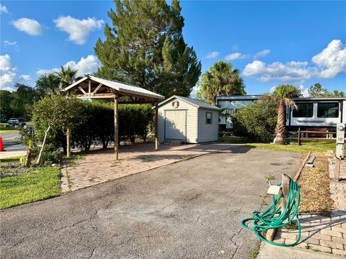 2927 Ne 102nd Avenue Rd, SILVER SPRINGS, FL, 34488-8327 | Card Image