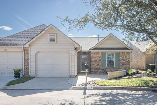 619 E Country Grove Cir, Pearland, TX, 77584-2049 | Card Image