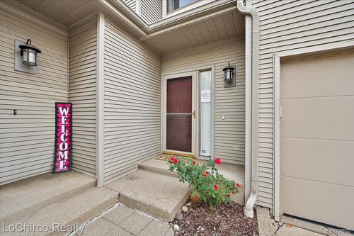 733 Hamilton Ct, Rochester Hills, MI, 48307-4536 | Card Image