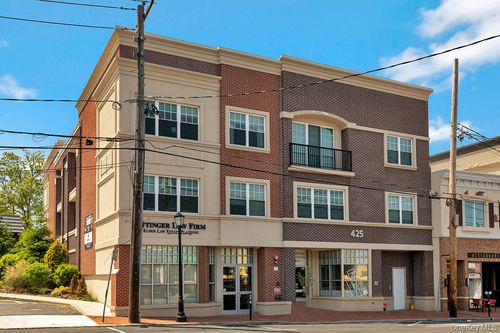 425 New York Ave, Huntington, NY, 11743-3436 | Card Image