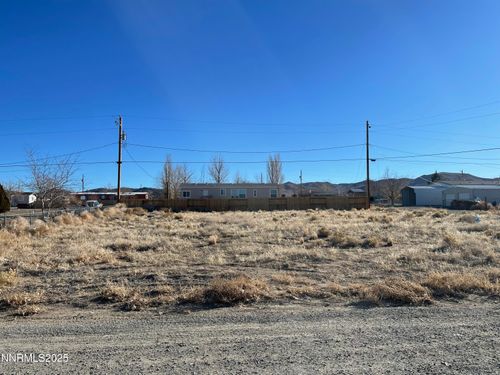 38 Buffalo Ln, Yerington, NV, 89447-9417 | Card Image