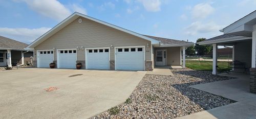 410 Maupin Ln, Sergeant Bluff, IA, 51054-8972 | Card Image