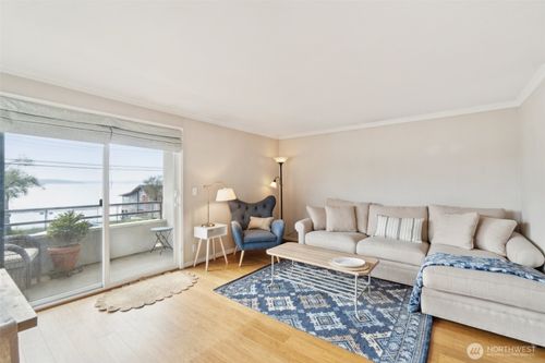 202-4222 Beach Dr Sw, Seattle, WA, 98116-3598 | Card Image