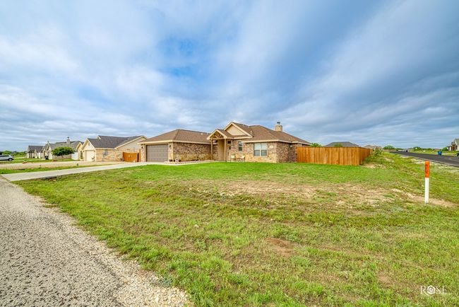 8079 Leopard Ln, House other with 3 bedrooms, 2 bathrooms and 2 parking in San Angelo TX | Image 6
