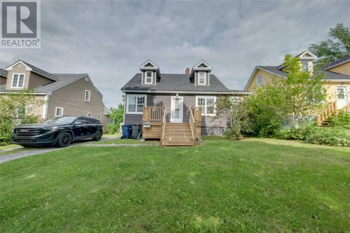 12 Pinegrove Ave, Corner Brook, NL, A2H2T5 | Card Image