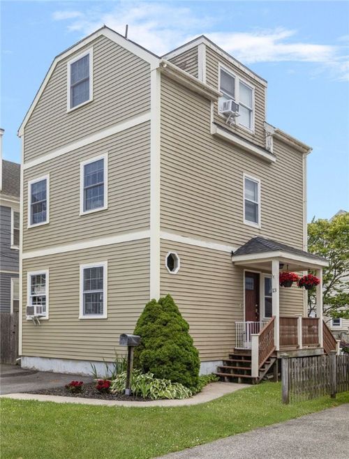 13 Vaughan Avenue, Newport, RI, 02840 | Card Image
