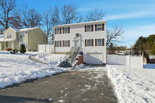 22 Pheasant Dr, Springfield, MA, 01119-2247 | Card Image