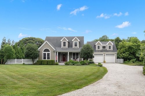 42 Deacon Vincent Way, Edgartown, MA, 02539-7820 | Card Image
