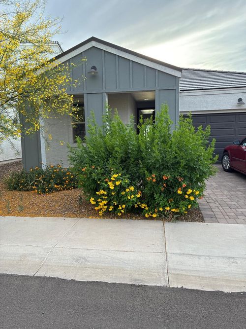 5630 S Daisy Patch Pl, Phoenix, AZ, 85040-3945 | Card Image