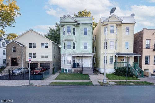 23 9th Ave, East Orange, NJ, 07018-3962 | Card Image