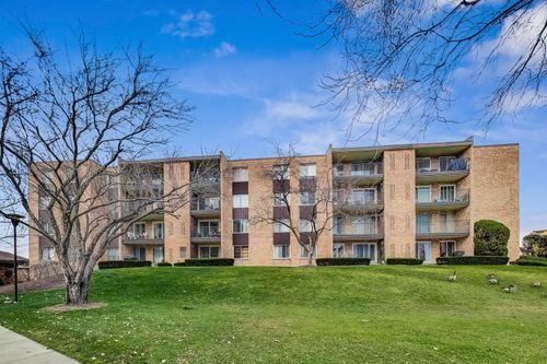 204-1101 S Hunt Club Dr, Mount Prospect, IL, 60056-4261 | Card Image