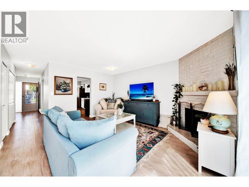 21-10680 Springmont Dr, Richmond, BC, V7E1W1 | Card Image