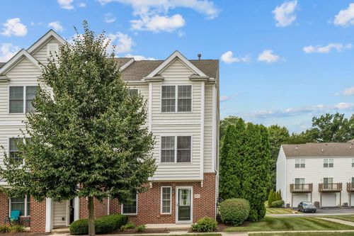 201-5974 Woodshire Dr, Westerville, OH, 43081-6044 | Card Image
