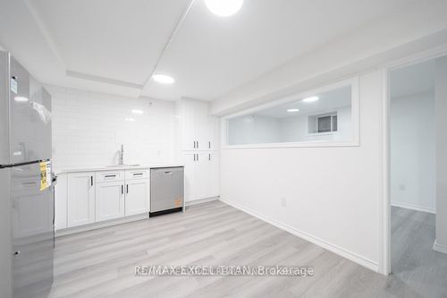 b101-2255 Weston Road, North York, ON, M9N1Y5 | Card Image