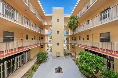 apt-207-1747 Rodman St, Hollywood, FL, 33020-6403 | Card Image