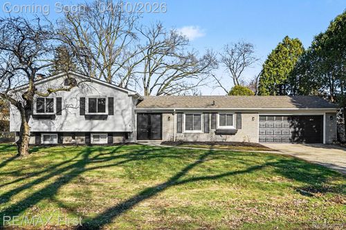 36626 Chatham Ct, Clinton Township, MI, 48035-1112 | Card Image