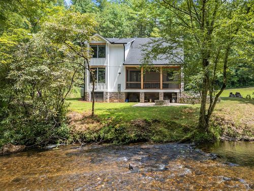 241 Riverview Dr, Robbinsville, NC, 28771-9746 | Card Image