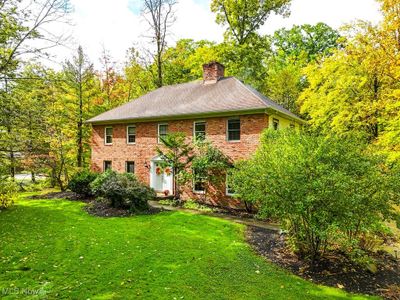 16620 Mohican Trail, House other with 4 bedrooms, 2 bathrooms and null parking in Chagrin Falls OH | Image 1