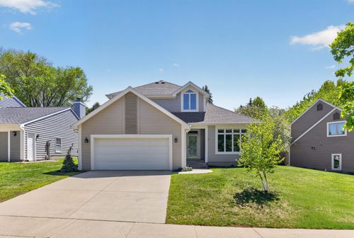 1052 Foxcroft Cir Sw, Rochester, MN, 55902-3412 | Card Image