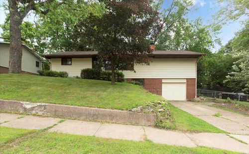 303 N Holly Ave, Elk Mound, WI, 54739 | Card Image