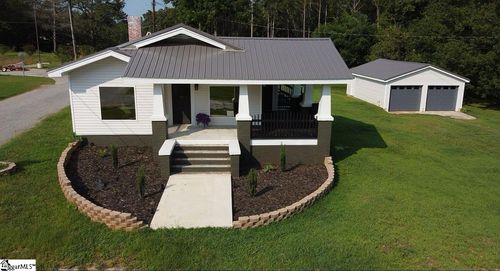 23 N Greenwood Avenue Ext, Ware Shoals, SC, 29692-1016 | Card Image