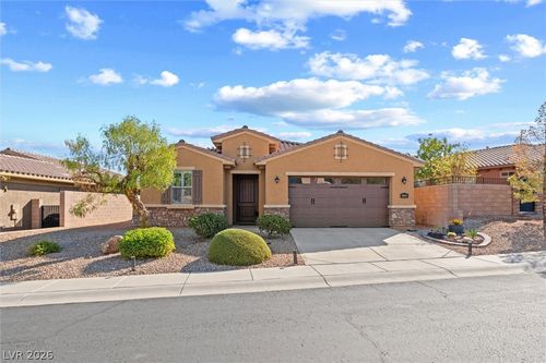 1060 Via Nandina Pl, Henderson, NV, 89011-0827 | Card Image