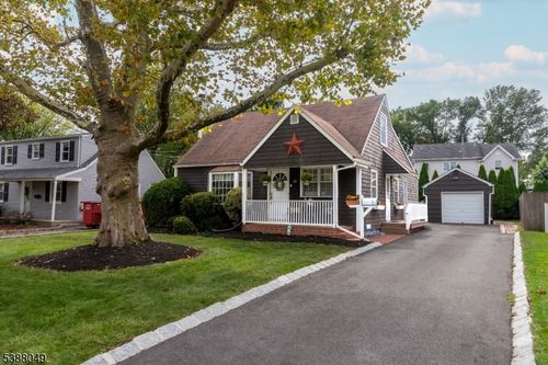 13 Sunset Dr, Clark, NJ, 07066-1226 | Card Image